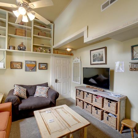 Walk To Water St And River Quaint Saugatuck Apt Exterior photo