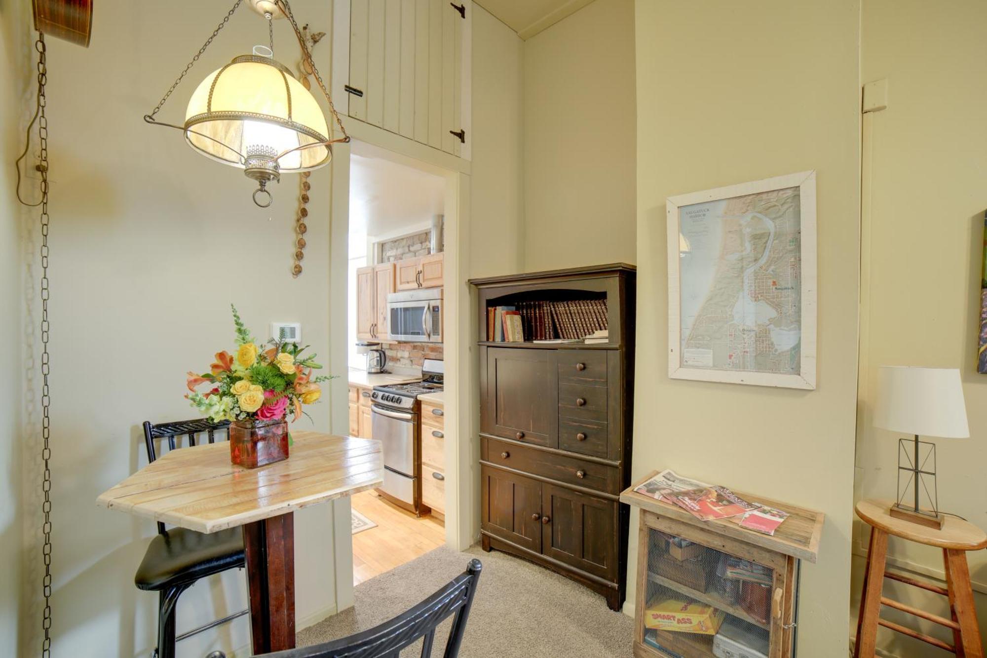 Walk To Water St And River Quaint Saugatuck Apt Exterior photo