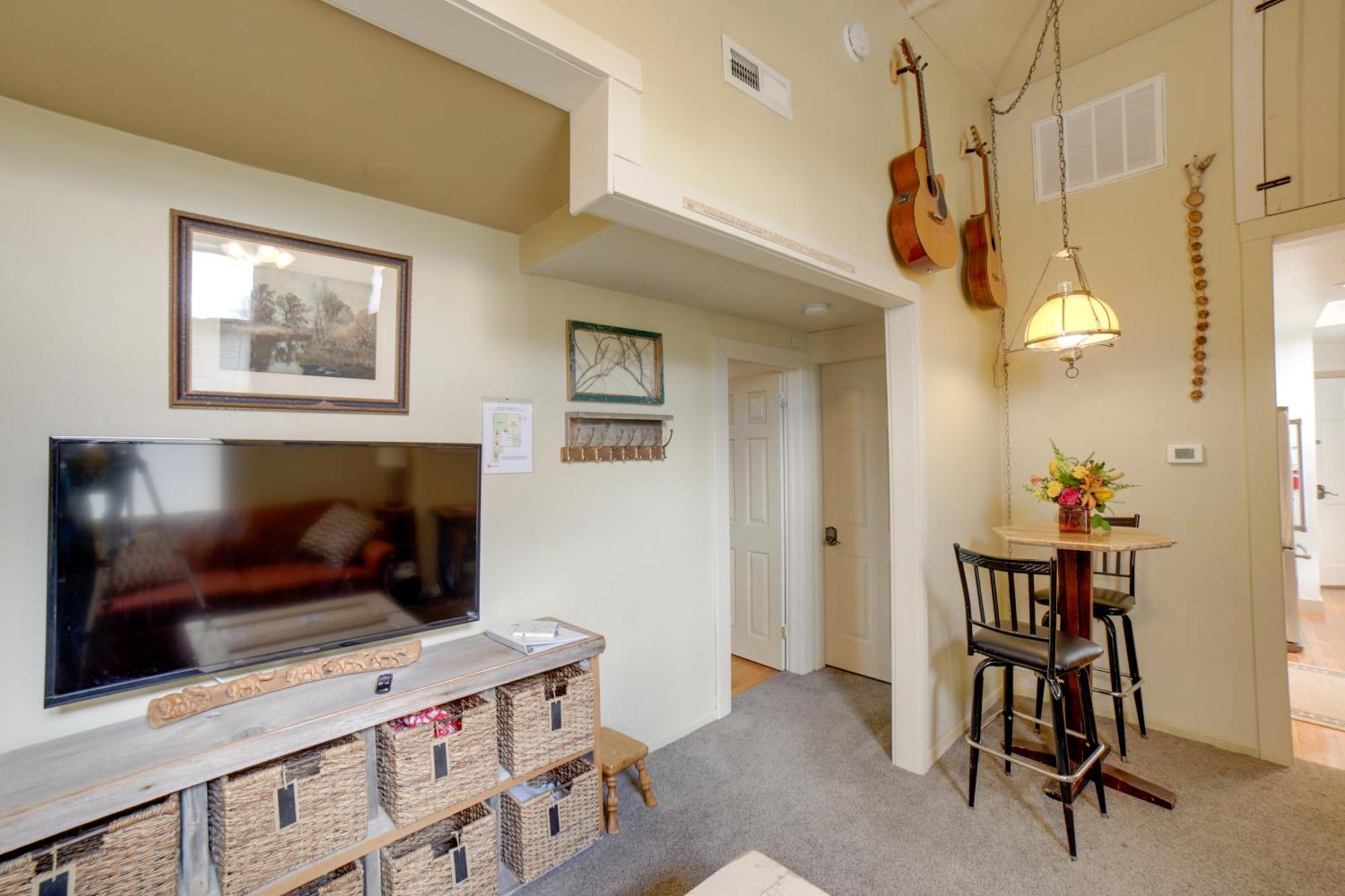 Walk To Water St And River Quaint Saugatuck Apt Exterior photo